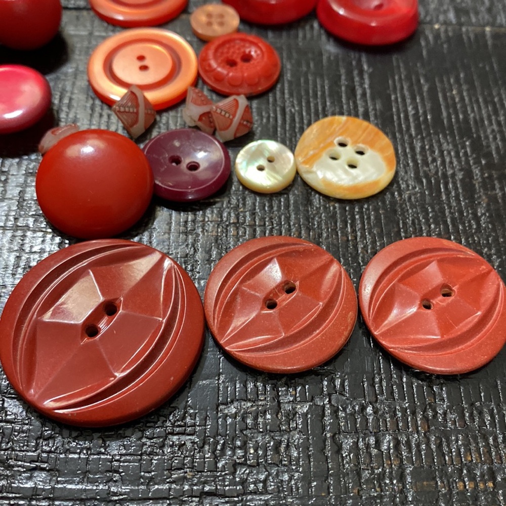 Assorted Vintage Sewing Buttons - Red & Pink Mix! - Picture 3 of 6